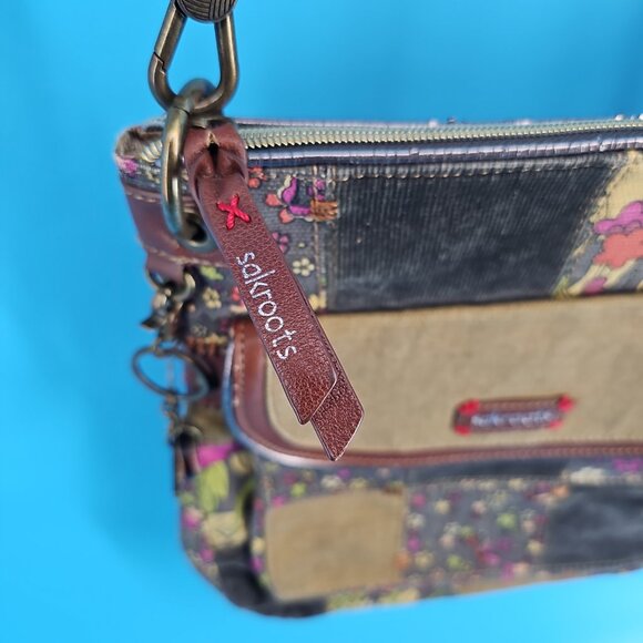 🌿 Sakroots Patchwork Canvas & Leather Crossbody - Picture 2 of 15